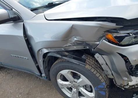 2021 Jeep Compass Latitude 4X4 from USA, damaged, VIN 3C4NJDBB4MT539822